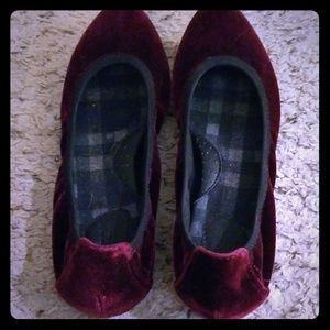Beautiful plum color Flat shoes.